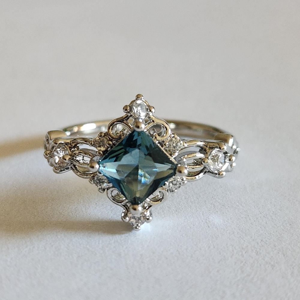 New 925 Silver Princess Cut Blue Sapphire Diamond Ring for Women